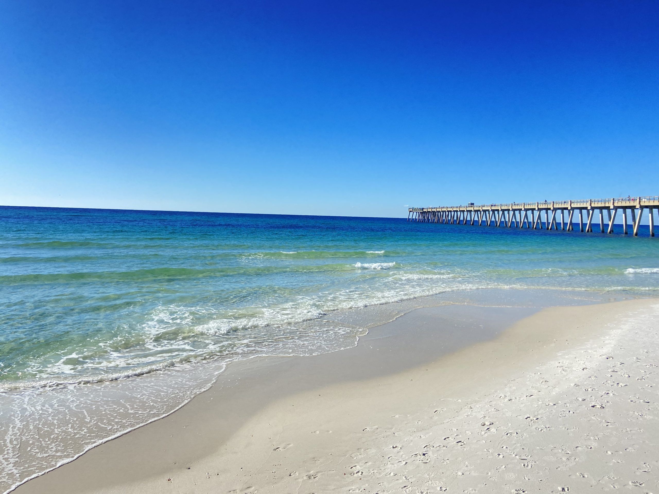 Today's Photo of the Day comes from Tessa Todd. 

"This photo was taken at 9 a.m. on the second day of fall 2021. Clear blue sky and clear emerald water," Todd said. 🌊