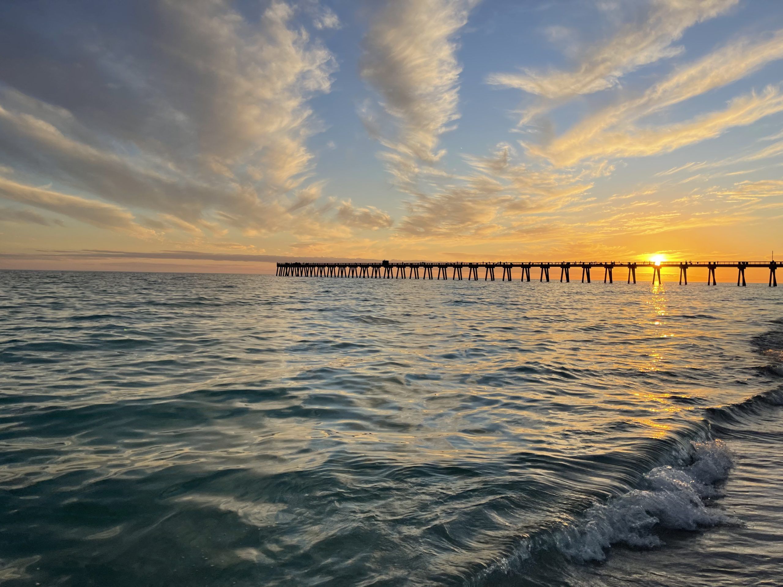 Today's Photo of the Day comes from Jessica Rios. "My favorite place; the beach," Jessica said. 🌊🌅