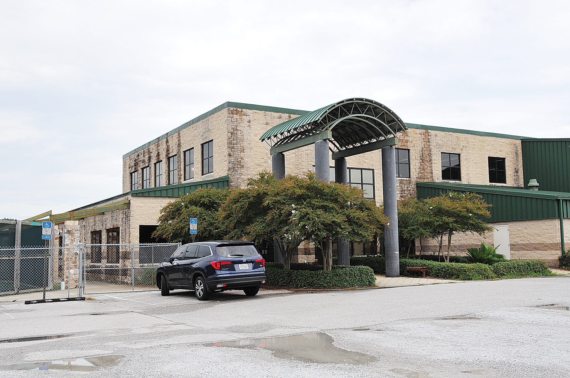 The Club in Gulf Breeze may be reborn as driving range, arcade ...