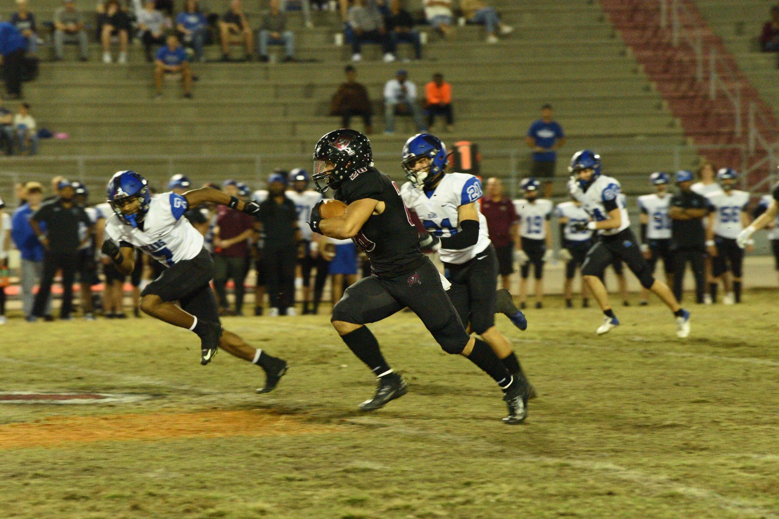 Navarre Raiders one and done in football postseason | Navarre Press