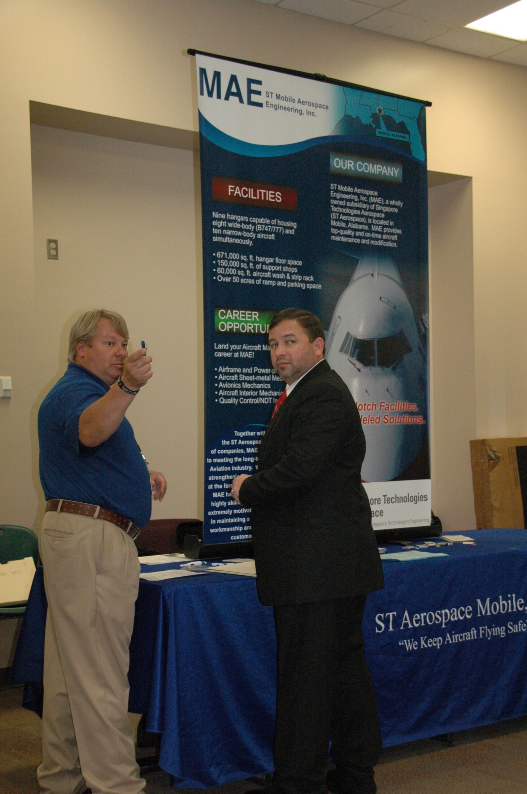 About 300 seek aerospace jobs | Navarre Press