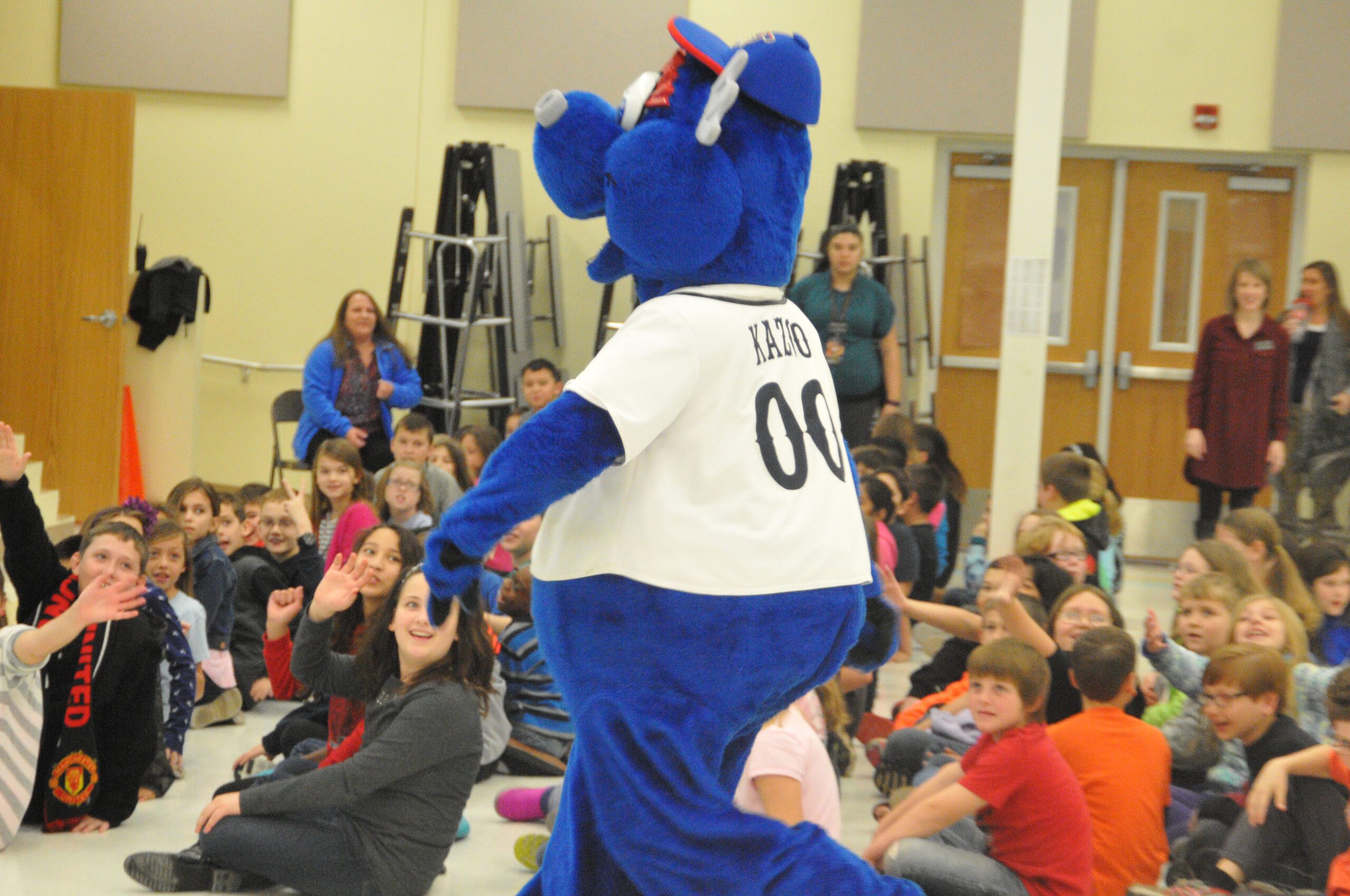 Blue Wahoos mascot, Kazoo, stops by HolleyNavarre Intermediate
